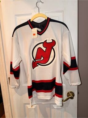 🏒 VINTAGE New Jersey Devils CCM YOUTH HOCKEY JERSEY – Youth L/XL – NEW w/TAGS! 🔥